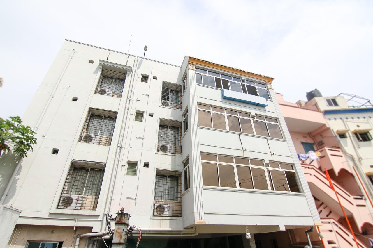 Oyo 9207 Chakri Guest House Visakhapatnam Esterno foto