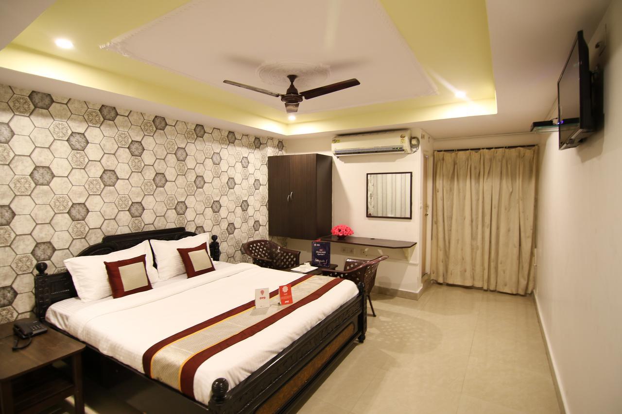 Oyo 9207 Chakri Guest House Visakhapatnam Esterno foto