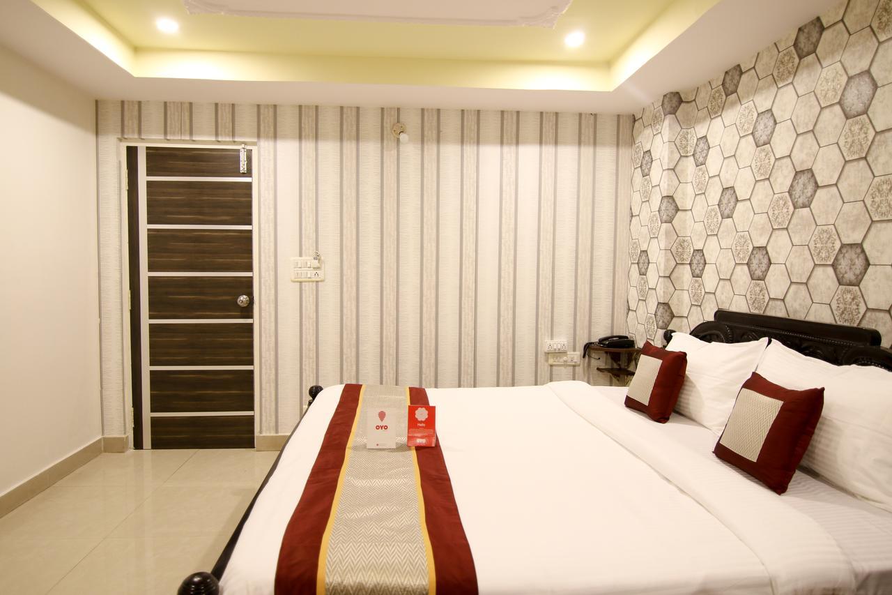 Oyo 9207 Chakri Guest House Visakhapatnam Esterno foto